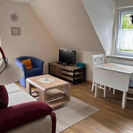 Wohnung 2 Mit Balkon- Haus Annegrete Esens Eksteriør bilde