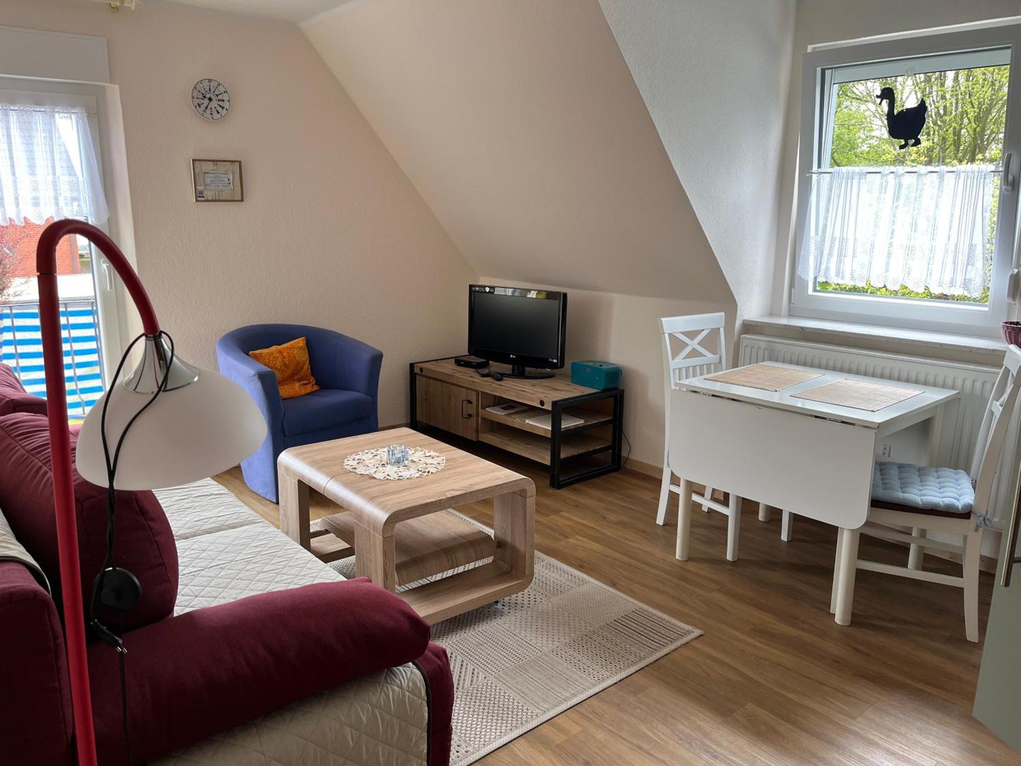Wohnung 2 Mit Balkon- Haus Annegrete Esens Eksteriør bilde