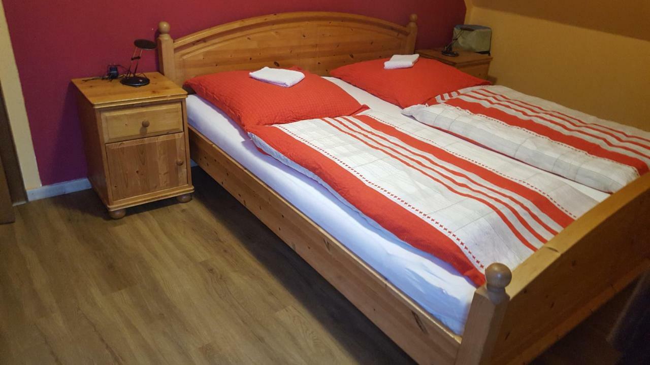 Wohnung 2 Mit Balkon- Haus Annegrete Esens Eksteriør bilde