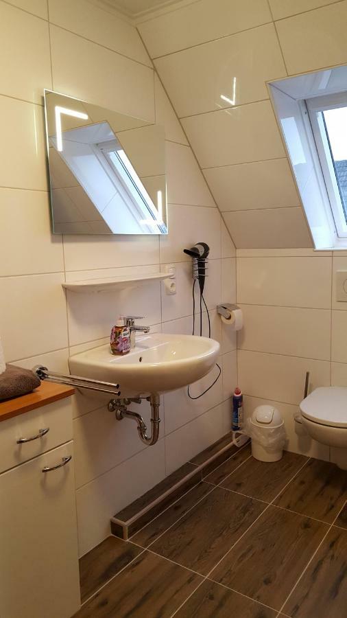Wohnung 2 Mit Balkon- Haus Annegrete Esens Eksteriør bilde