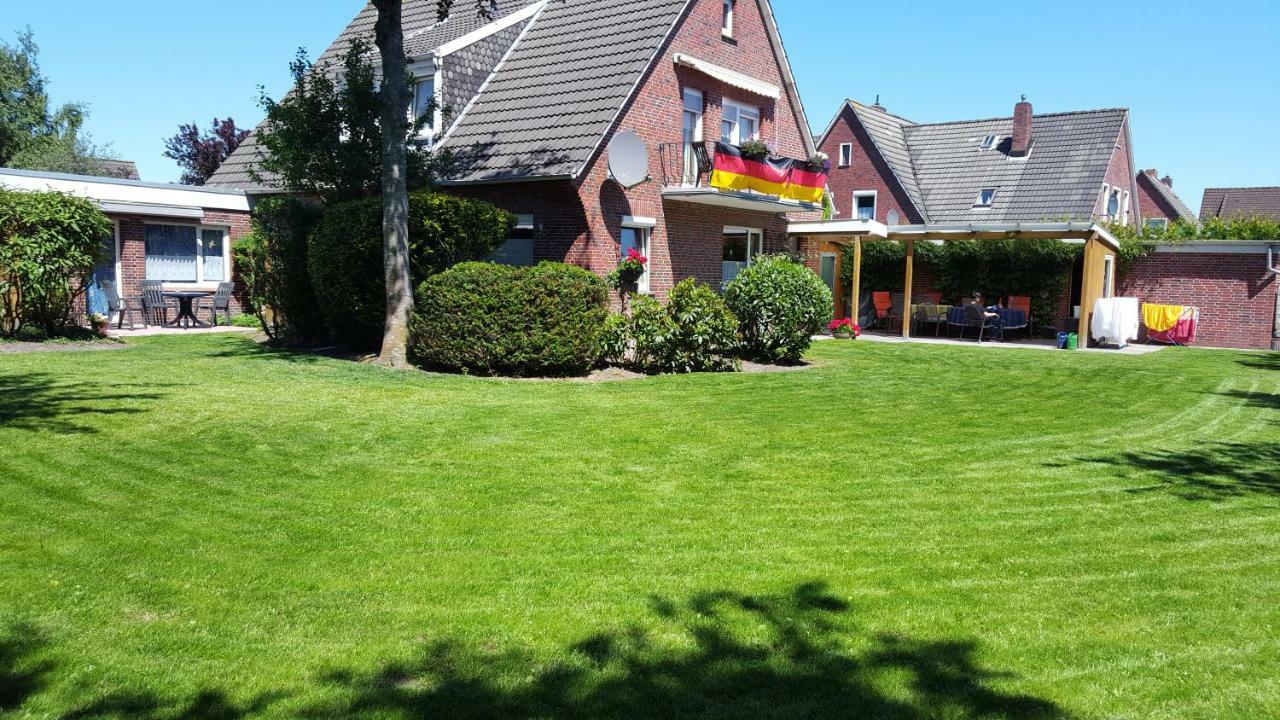 Wohnung 2 Mit Balkon- Haus Annegrete Esens Eksteriør bilde