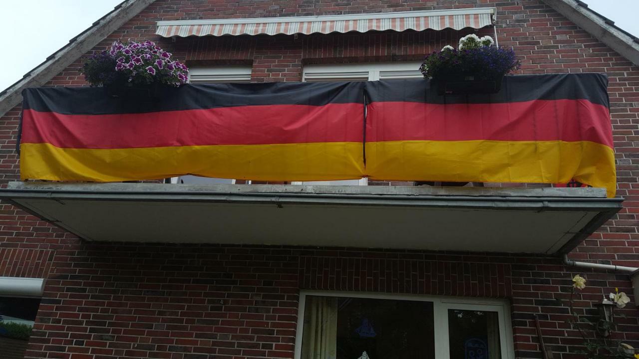 Wohnung 2 Mit Balkon- Haus Annegrete Esens Eksteriør bilde