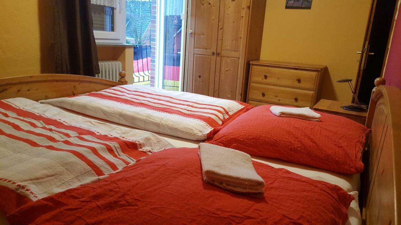 Wohnung 2 Mit Balkon- Haus Annegrete Esens Eksteriør bilde